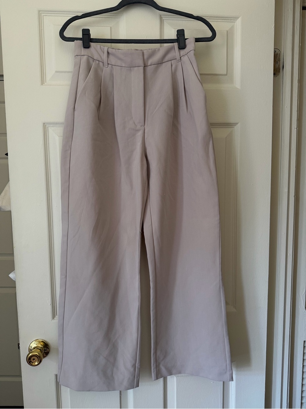 Abercrombie & Fitch Wide-Leg High-Rise Tailored Pants in Light Taupe. 4 short